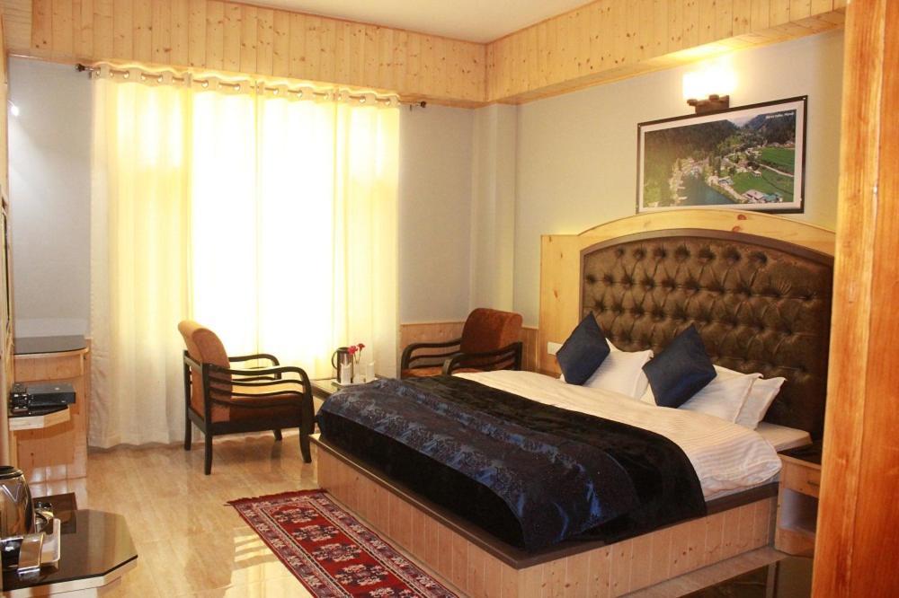 Hotel Bodh International Manāli Kültér fotó